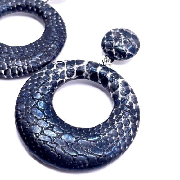 Black and White Faux Snakeskin Print Round Dangling Drop Post Back Earrings - Picture 4 of 6